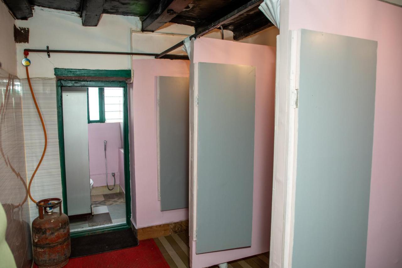 Trekkers Hostel Kathmandu Exterior photo